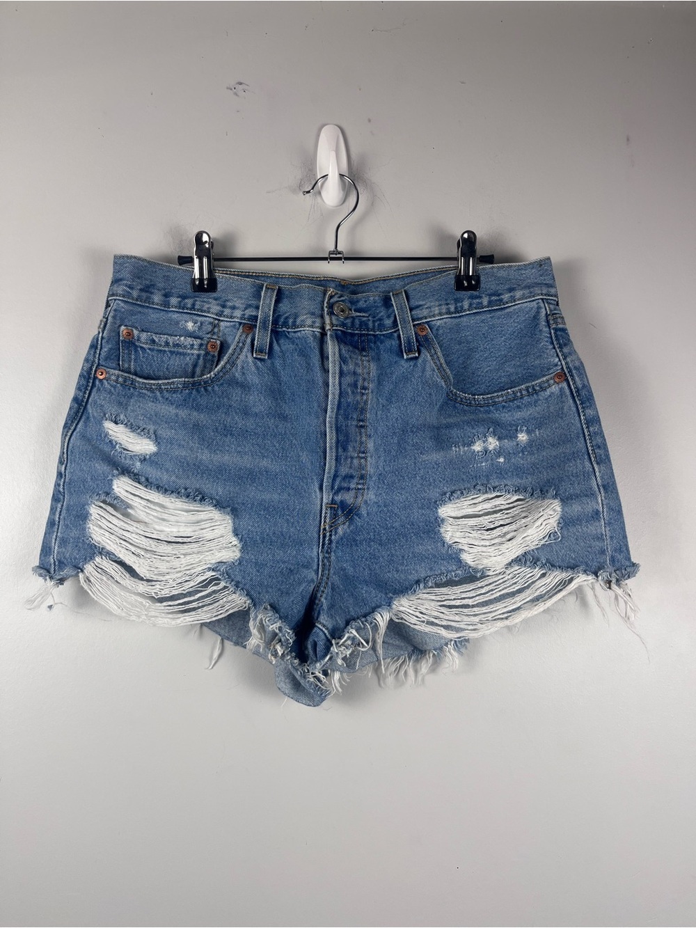 Levis 501 Original Womens Distressed Cut Off Denim Shorts Light Wash Blue W32